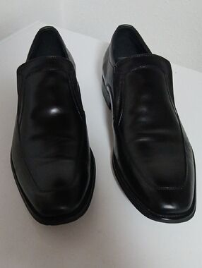 Kenneth Cole Black Leather Slip-On Loafers